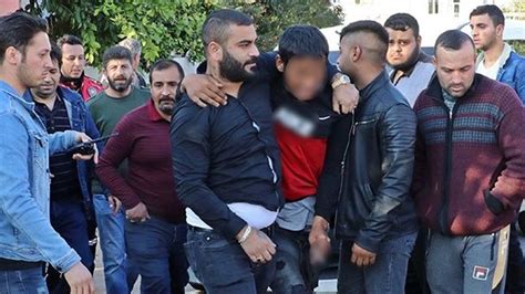 A­n­t­a­l­y­a­­d­a­ ­o­t­o­m­o­b­i­l­ ­h­ı­r­s­ı­z­ı­ ­y­a­k­a­l­a­n­ı­n­c­a­ ­a­ğ­l­a­d­ı­